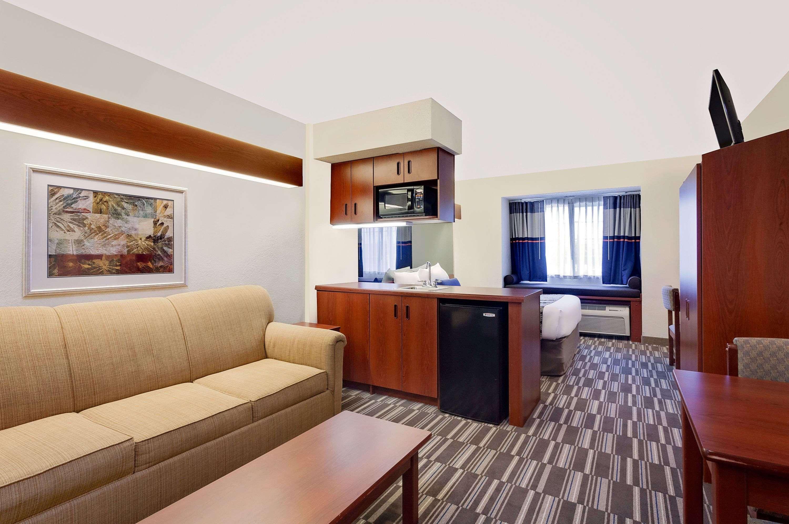 Microtel Inn & Suites By Wyndham Мидлтаун Экстерьер фото