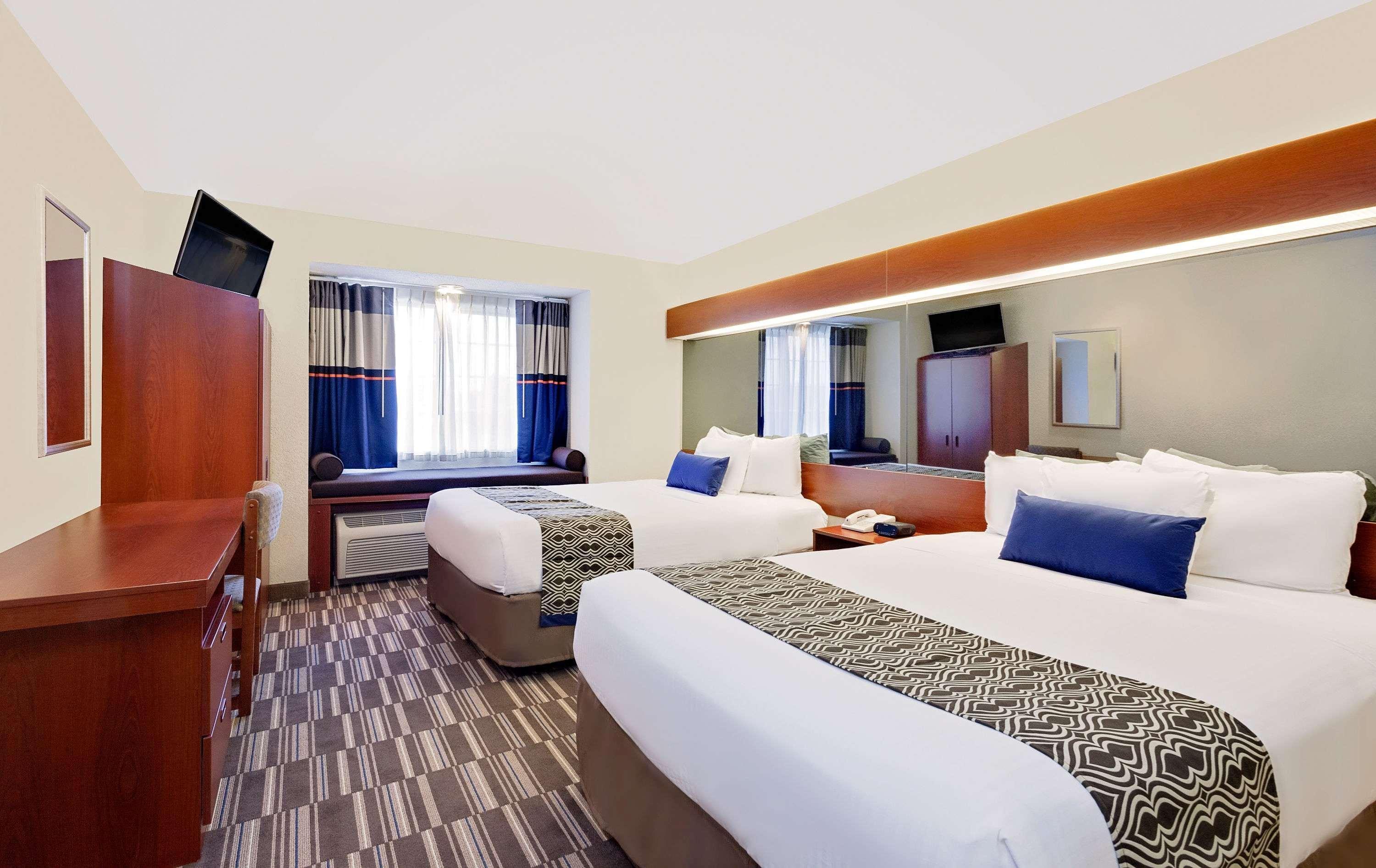 Microtel Inn & Suites By Wyndham Мидлтаун Экстерьер фото
