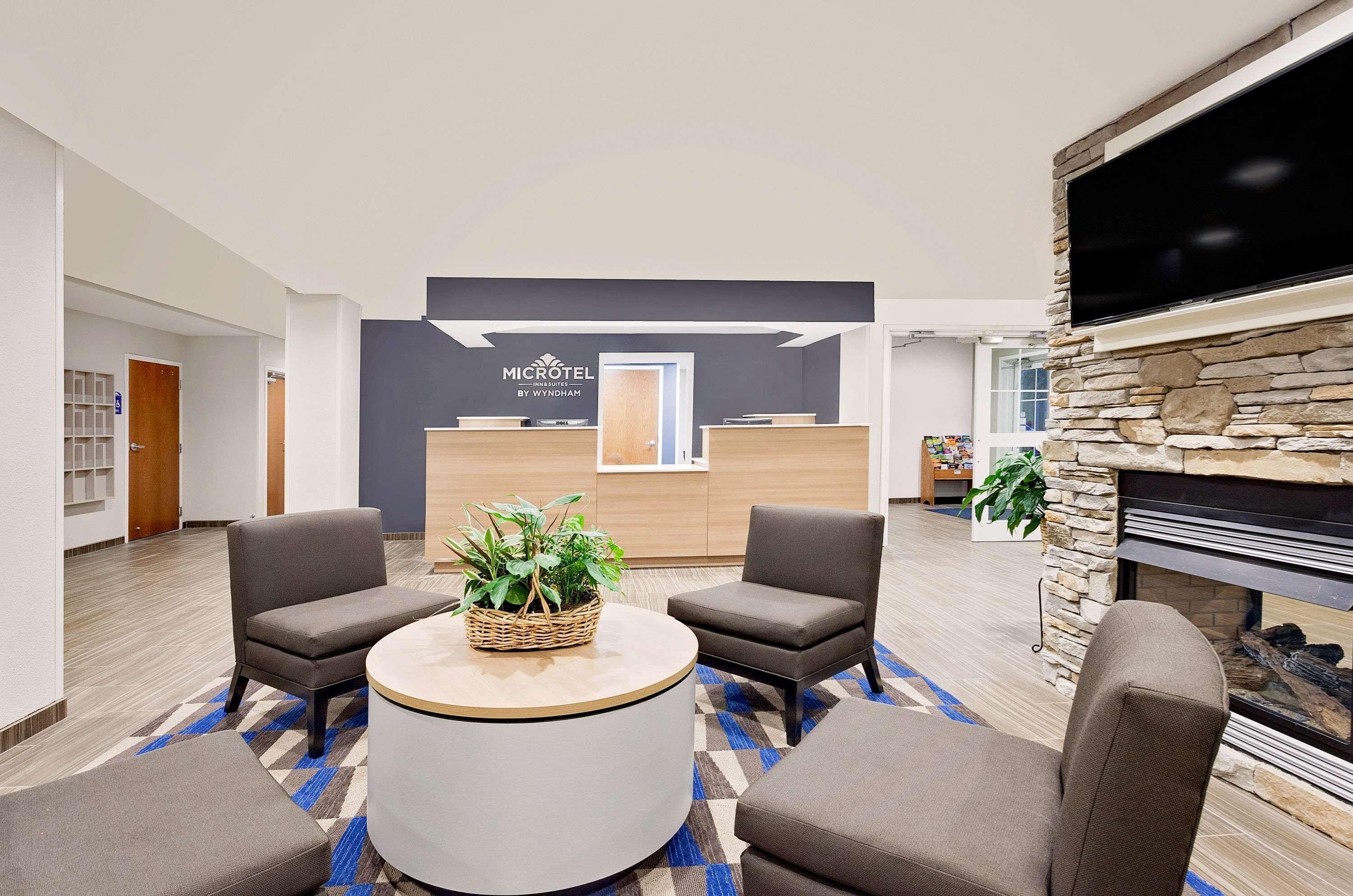 Microtel Inn & Suites By Wyndham Мидлтаун Экстерьер фото